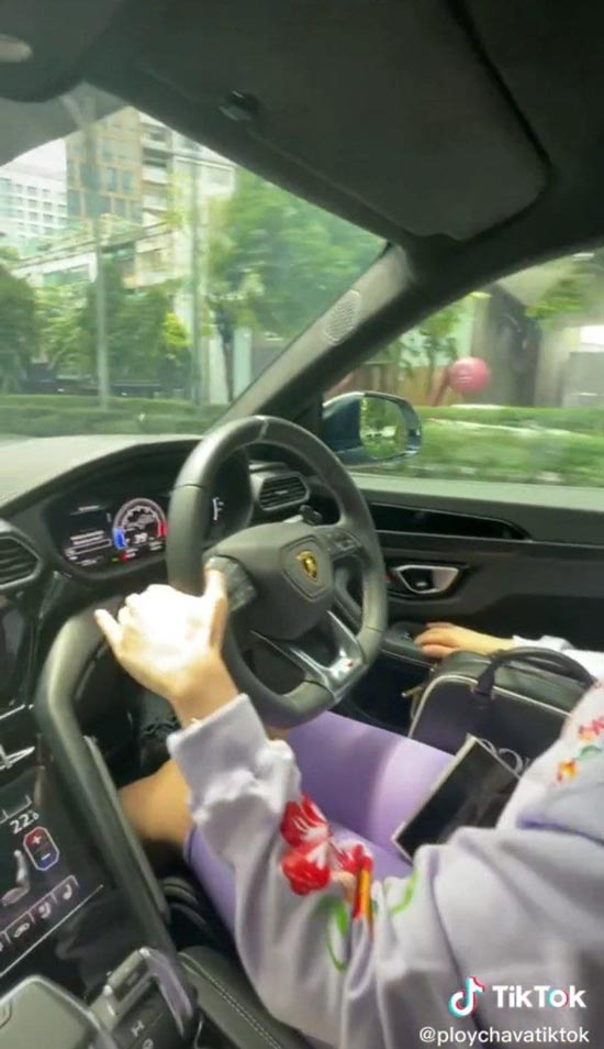 ชมพู่ อารยา พลอย ชวพร