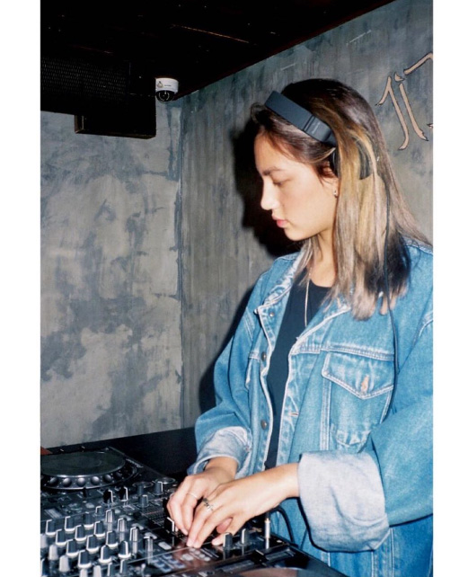 คลอดีน อทิตยา ประวัติ