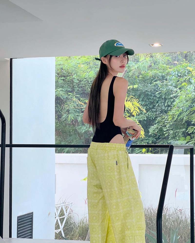 กระปุก พัชรา  ชุดว่ายน้ำ