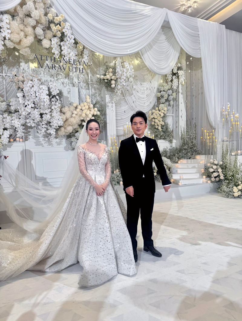 เอ วราวุธ - ออม อัทธนียา ฉลองวิวาห์หวาน