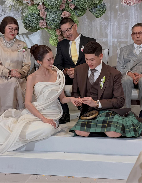 ชุดแต่งงาน มายด์ ลภัสลัล