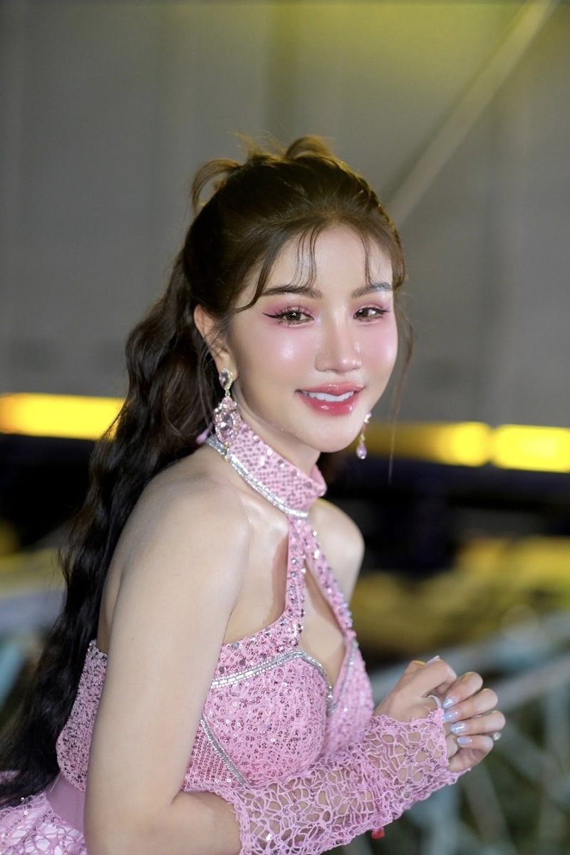 แพรวพราว แสงทอง