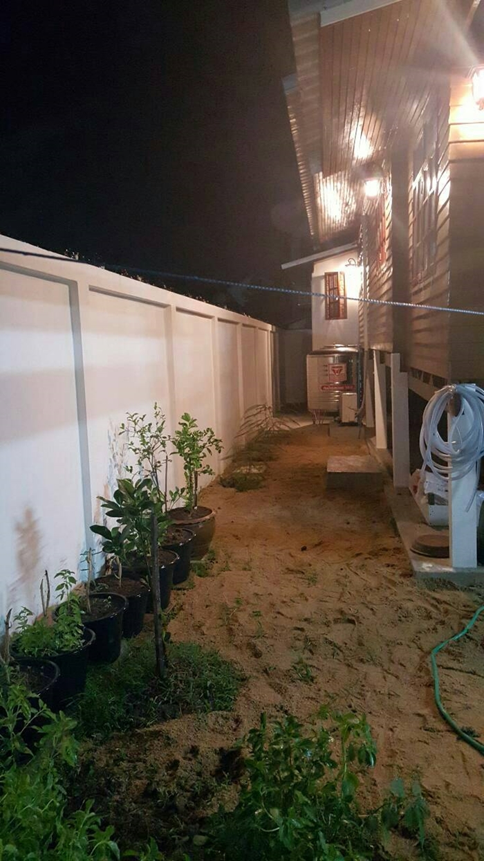 จัดสวนข้างบ้านทาวน์เฮ้าส์