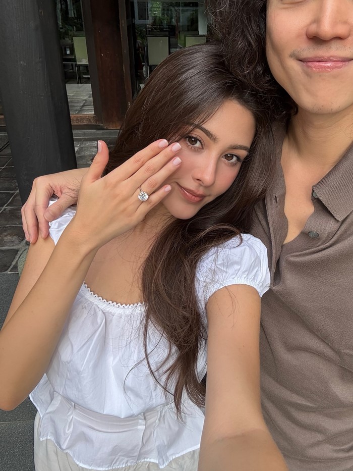 มิลลี่ คามิลล่า ถูก ระฟ้า ลูกชายอากู๋ ขอแต่งงาน 