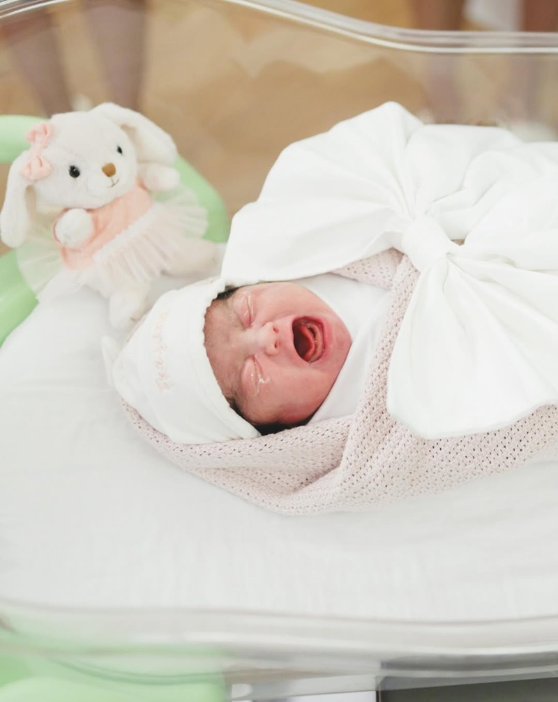 เปิดภาพแรก น้อง FREYANA ทายาทคนดัง น้องออน หมอสอง