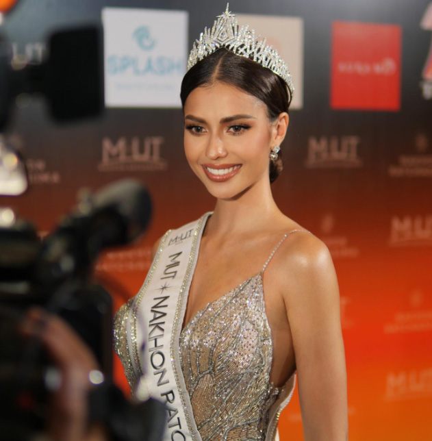 แอนโทเนีย โพซิ้ว