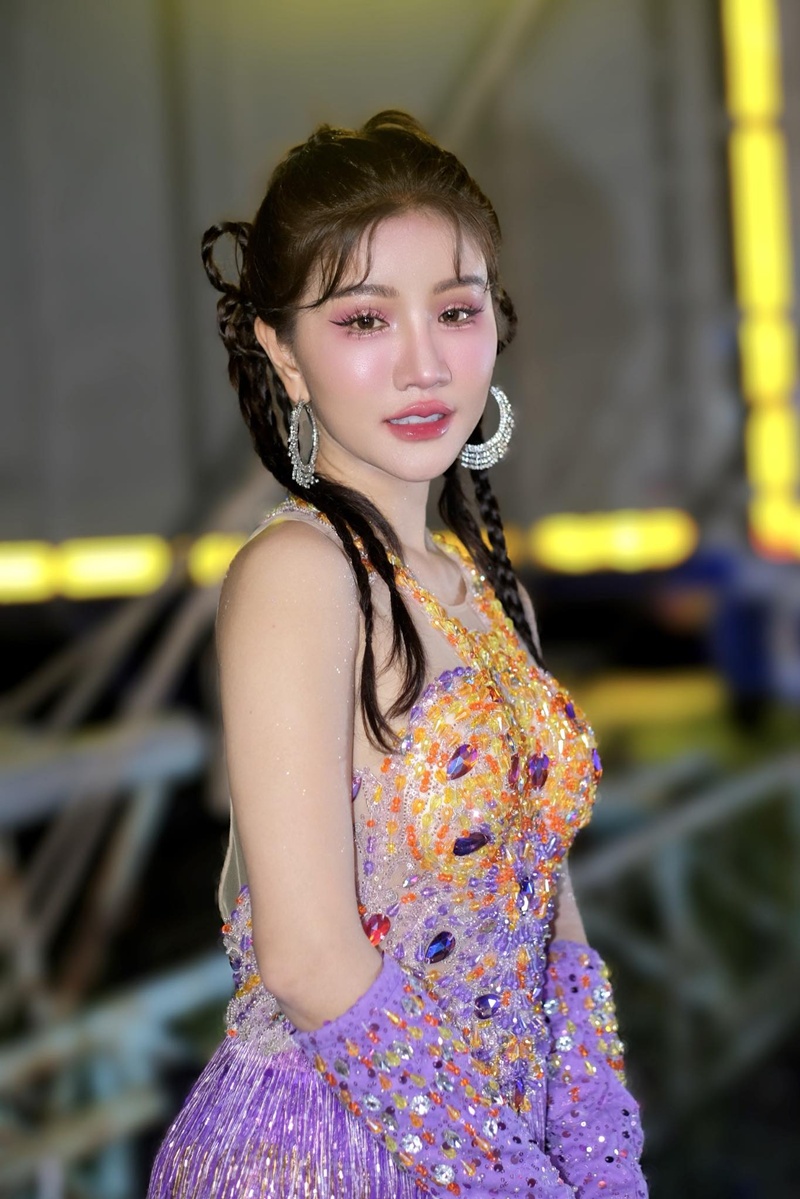 แพรวพราว แสงทอง