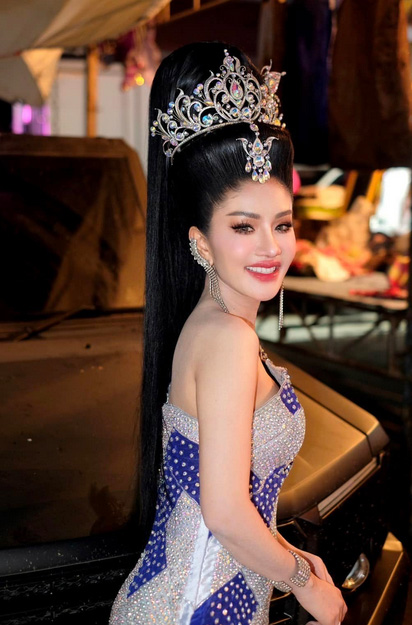 แพรวพราว แสงทอง