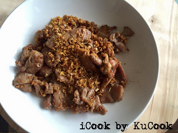 หมูกระเทียม