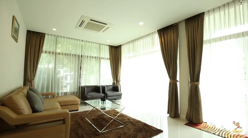 บ้านคริส หอวัง