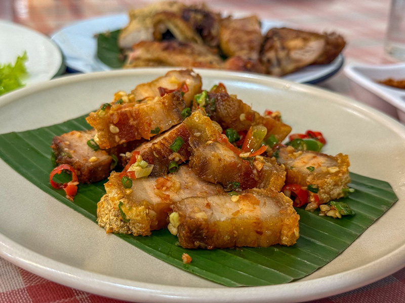 หมูสามชั้นคั่วพริกเกลือ เมนูเด็กหอ เมนูงบน้อย เมนูอาหารทำง่าย สูตรอาหาร