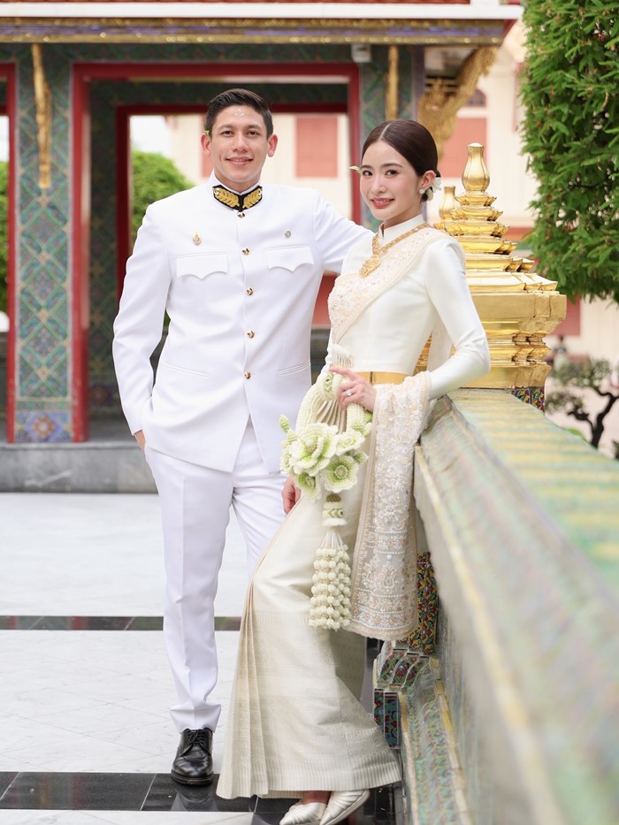 มาแล้ว.. ภาพแต่งงาน มายด์ ลภัสลัล สวมชุดไทยงดงาม เข้าพิธีสมรส ทายาทสิงห์ 