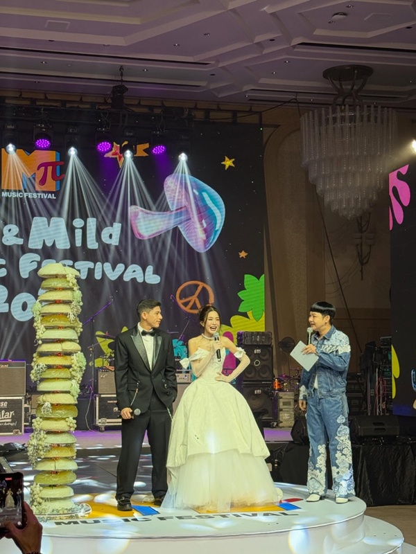 ใบเฟิร์น พิมพ์ชนก ในงานแต่ง  มายด์ - พาย