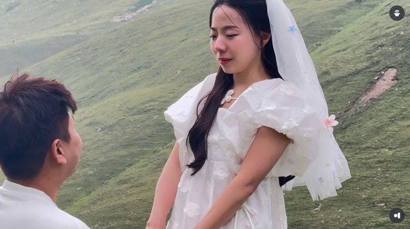 ลูกน้ำ พี่สาว นนกุล ถูกขอแต่งงานสุดโรแมนติก