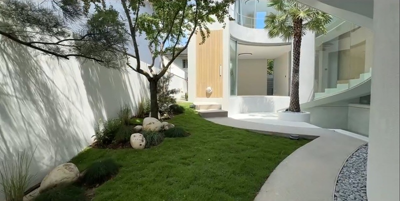 บ้านใหม่ กอล์ฟ พิชญะ