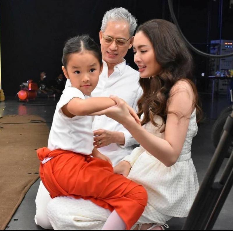 คุณพ่อ แอฟ ทักษอร