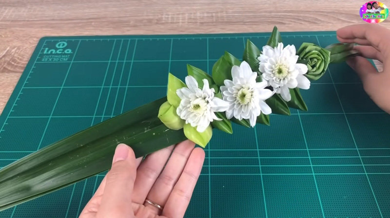 วิธีจัดแจกันดอกไม้ไหว้พระ