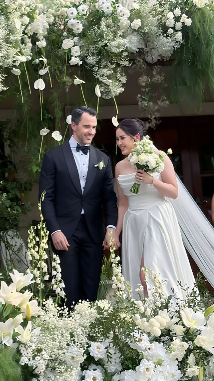 หญิง พลอยชมพู น้องสาวกอล์ฟ ไมค์ แต่งงานที่ไทย