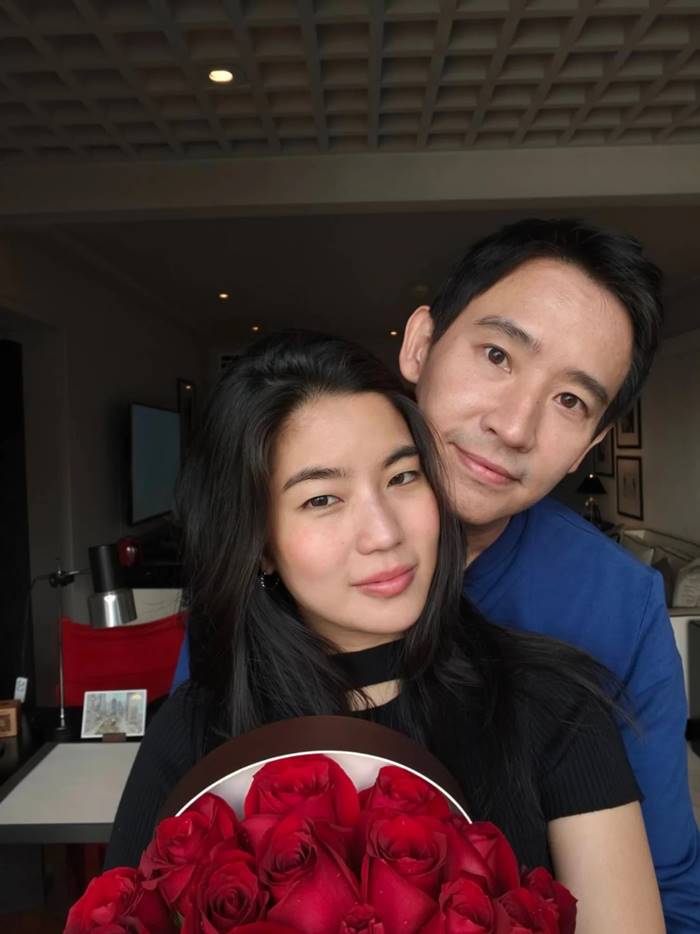 ก้อย อรัชพร ทิม พิธา