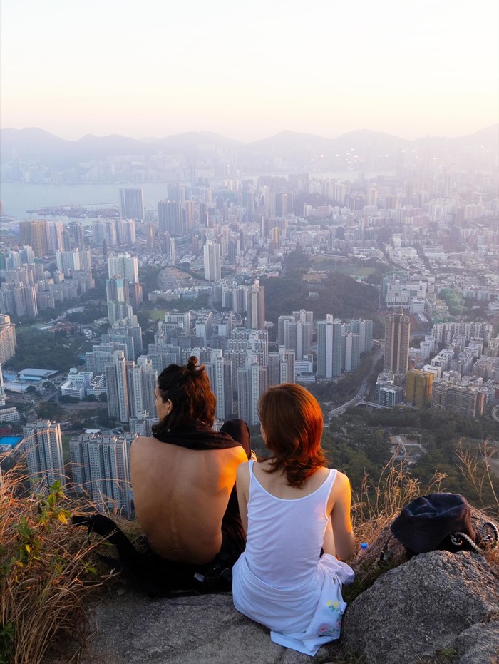 เต้ย จรินทร์พร  Carlos E. Lang 