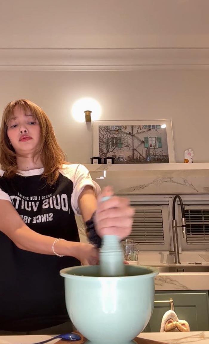 ลิซ่า ตำส้มตำ