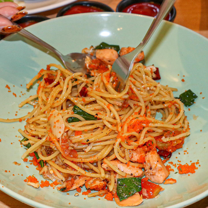 ร้านอาหารจานยักษ์ Hungry Nerd