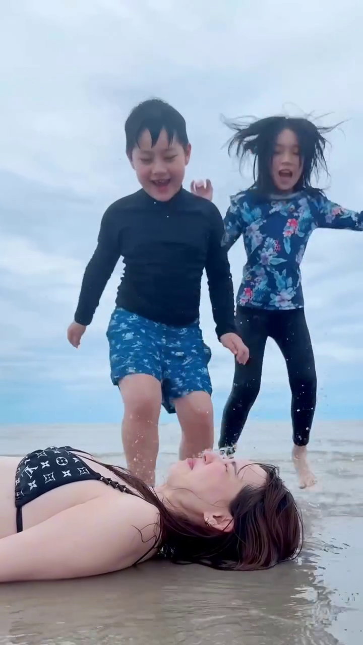 นุ้ย สุจิรา เปิดโหมดแซ่บ ในวัย 43 ปี