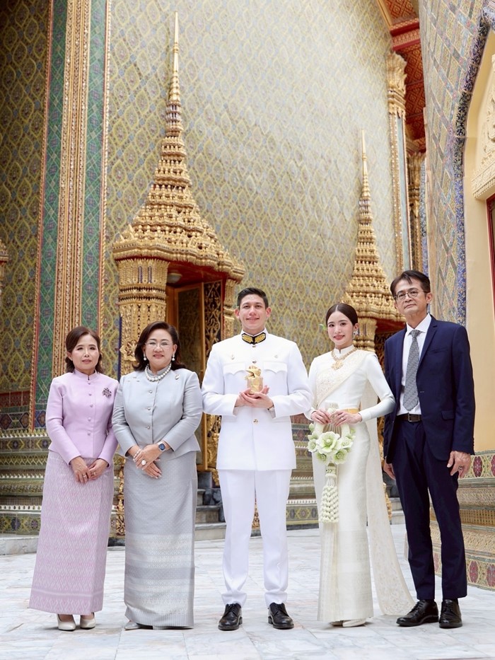 มาแล้ว.. ภาพแต่งงาน มายด์ ลภัสลัล สวมชุดไทยงดงาม เข้าพิธีสมรส ทายาทสิงห์ 