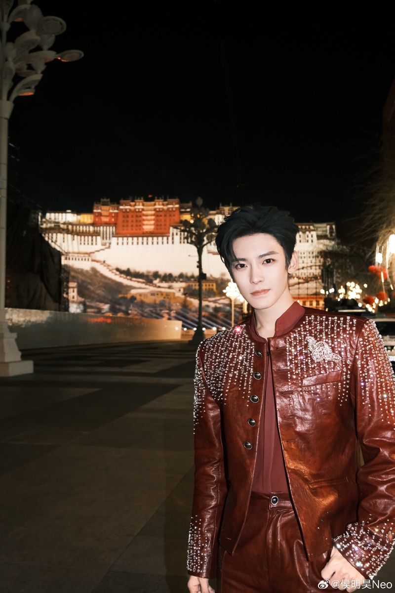 โหวหมิงฮ่าว ประวัติ Houminghao