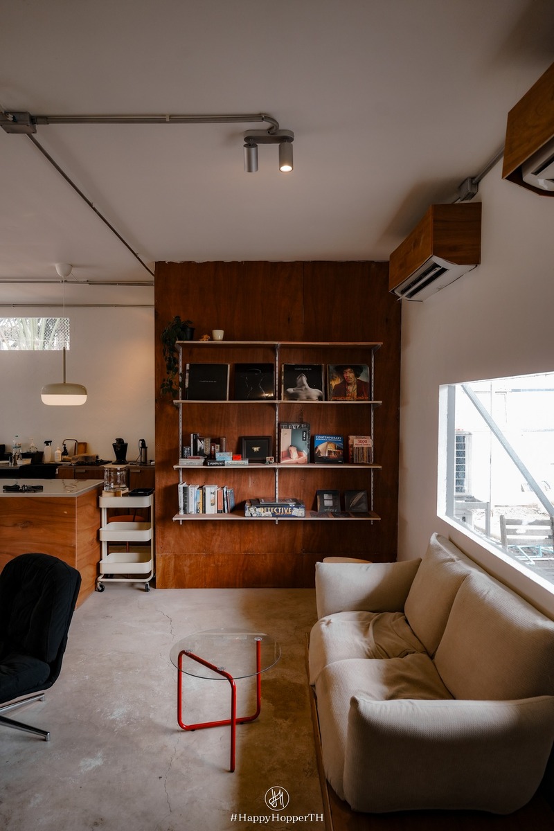 COOP (Coffee and Stuff) คาเฟ่ในปทุมธานี 