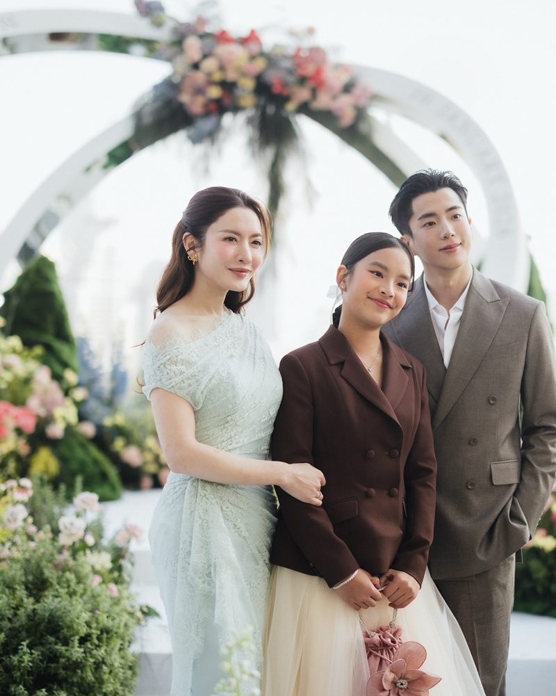 นนกุล ชานน - แอฟ ทักษอร - น้องปีใหม่