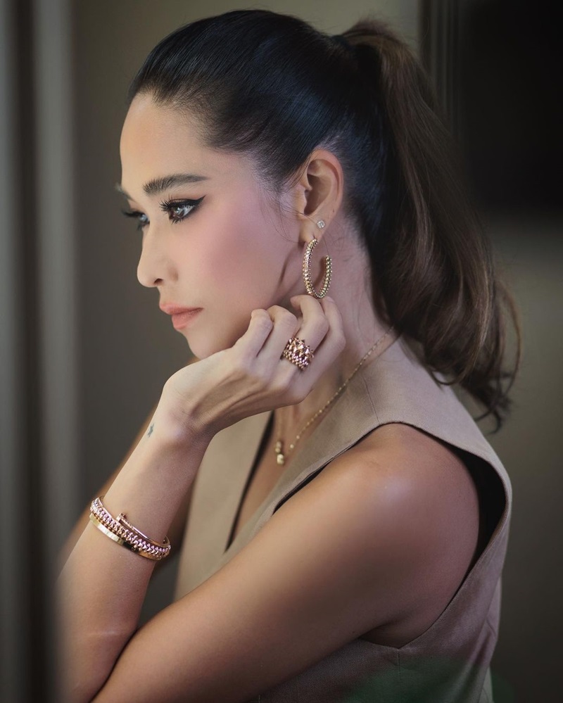 พลอย เฌอมาลย์