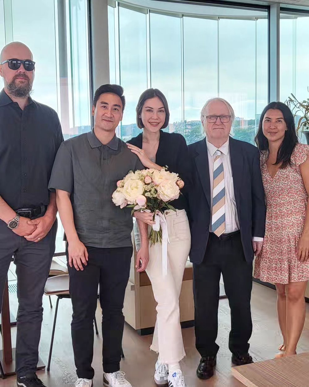 แมท ภีรนีย์ ไฮโซเฟม