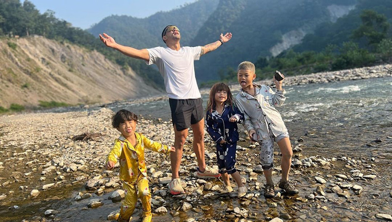 ฮารุ สุประกอบ ยกครอบครัวไปออกทริปเที่ยว 