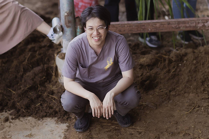 เปิดประวัติ หมอบี ทูตสื่อวิญญาณ