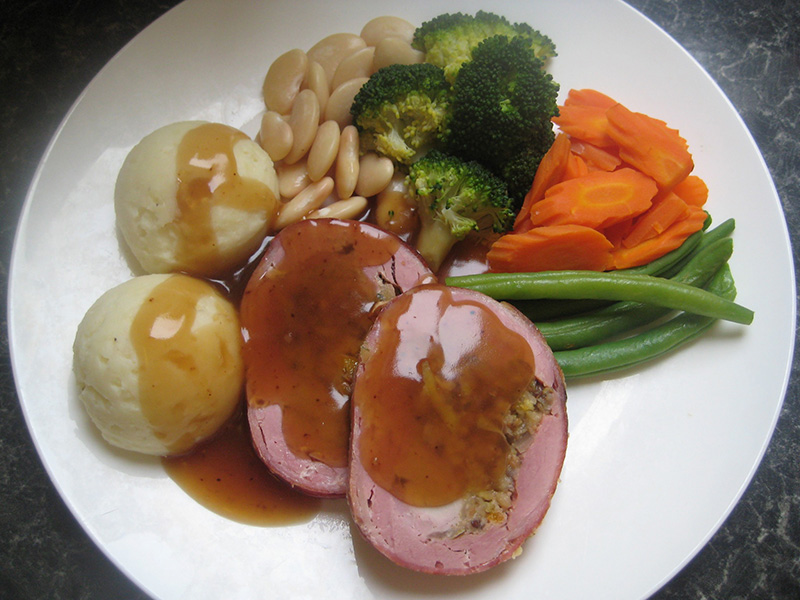 หมูสันในยัดไส้แอปริคอต แอปเปิล และขิง อาหารฝรั่ง เมนูหมูยัดไส้ สูตรอาหาร