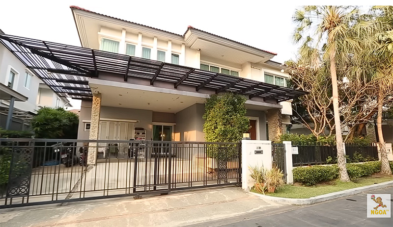 บ้าน ไฮโซข้าวโพด