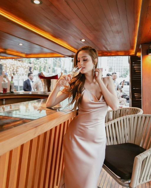 ขวัญ อุษามณี