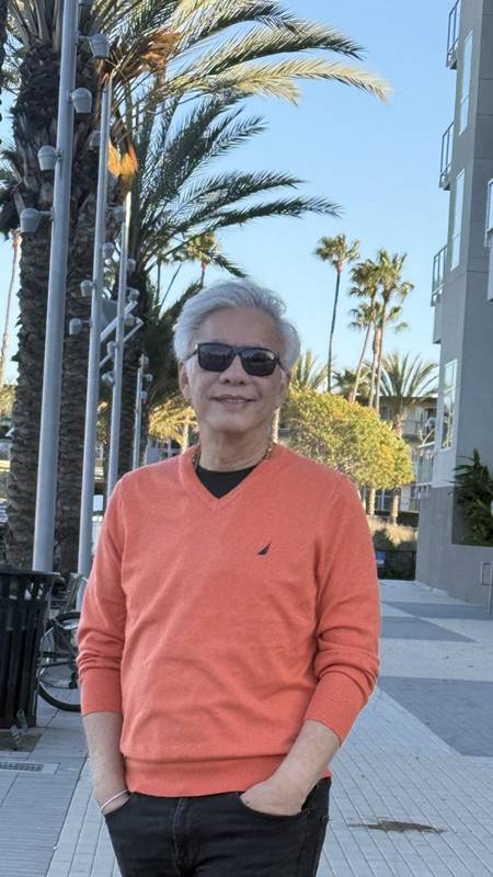 สุรชัย สมบัติเจริญ