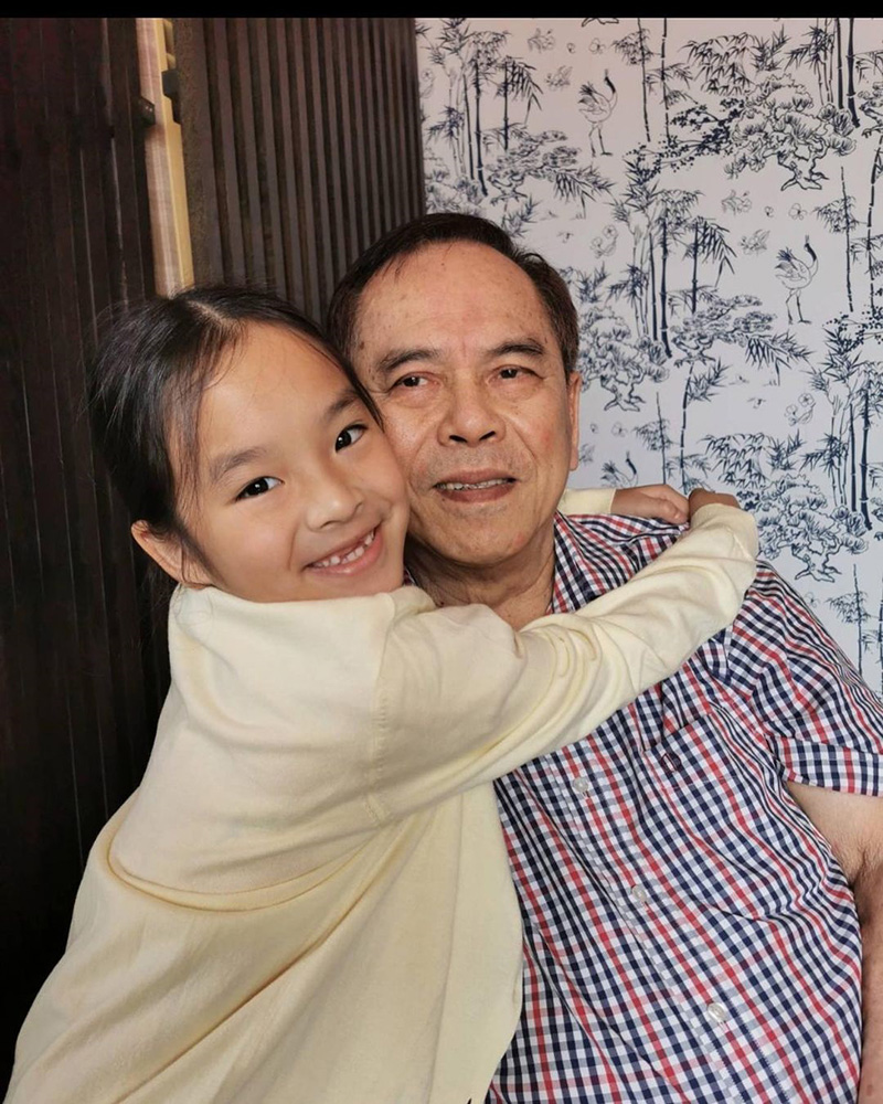 ปู่ไพวงษ์ เตชะณรงค์ อยู่กับหลาน ๆ พร้อม น้องปีใหม่ 