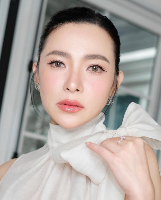 ต้นหอม ศกุนตลา ดาราศัลยกรรม