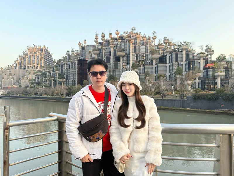 หญิงออน เมียตั้ม จารุจินดา