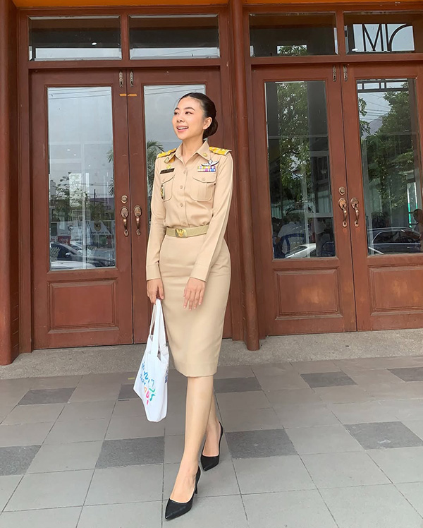 เนย ซินญอริต้า ประวัติ