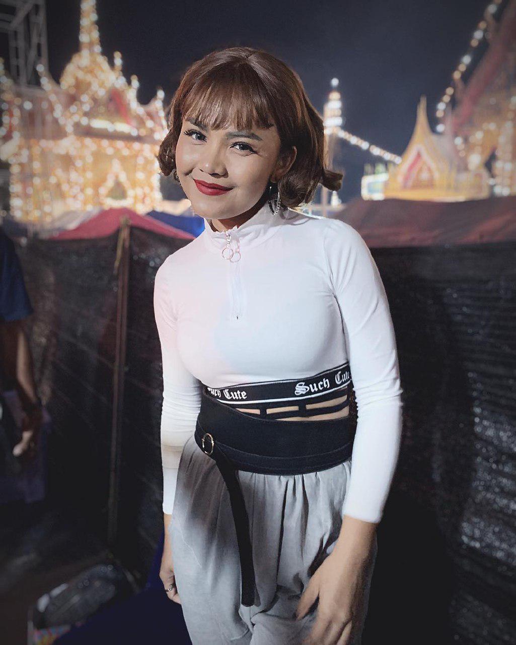 ตั๊กแตน ชลดา