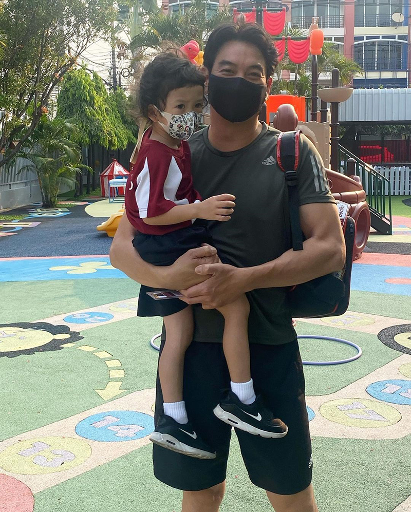 ชาคริต แย้มนาม น้องโพธิ์