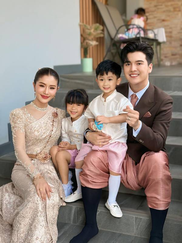 แพรวพราว แสงทอง