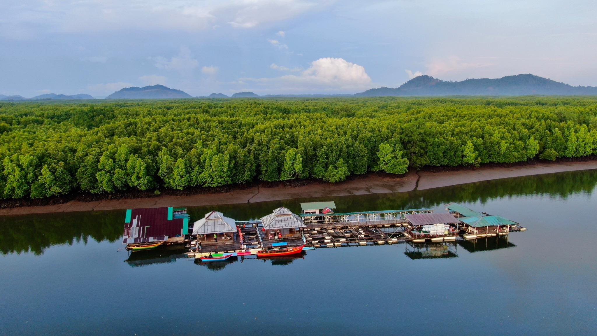 บรรยากาศล่องแพเปียก คลองลัดโนด