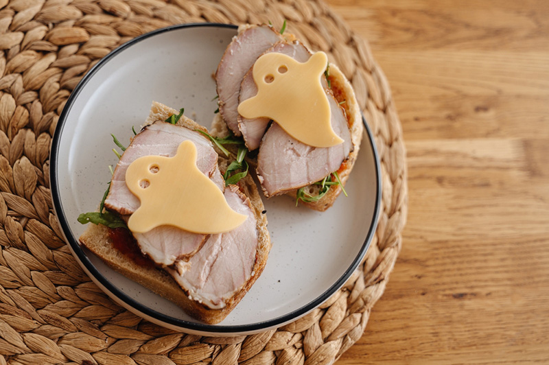 โทสต์ผีน้อยสุดคิวต์