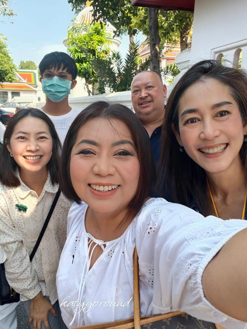 อุ้ม สิริยากร