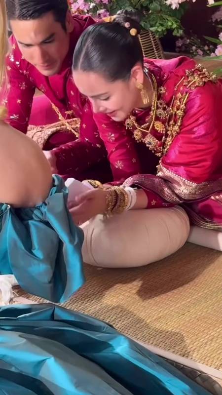 พี่เอ ศุภชัย ใส่ซองงานแต่ง ณเดชน์ - ญาญ่า